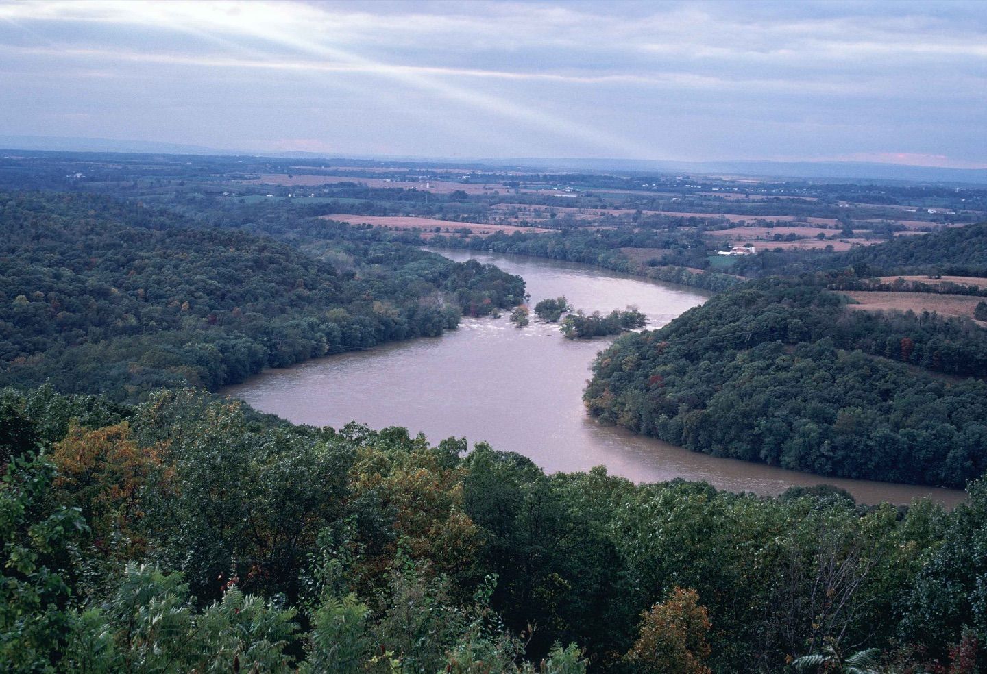 Non-target Analysis of Ohio River Waters in Response to Major Chemical Plant Building and Operation